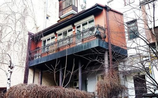 В Киеве со старых домов заставят убрать кондиционеры и балконы
