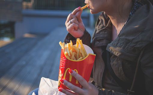McDonald's временно закрывает офисы в США: запланированы массовые увольнения