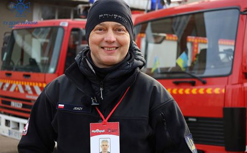 Польский волонтер вручил саперам ГСЧС 6 современных миноискателей