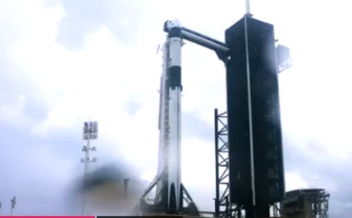 SpaceX пытается отправить людей в космос: трансляция