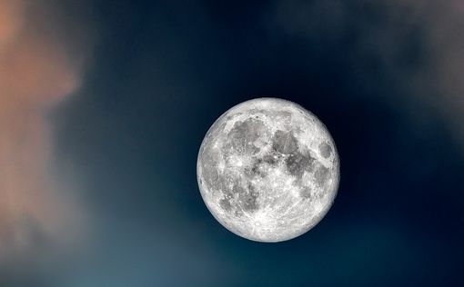 Ученые наконец-то выяснили, что находится внутри Луны