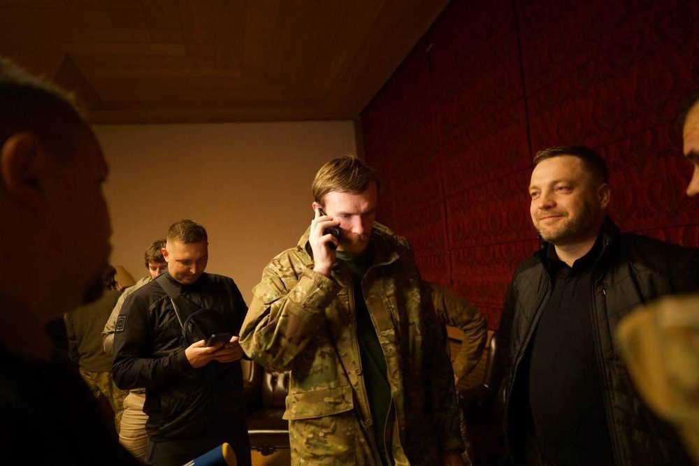 Офис президента рассказал детали обмена пленными | Фото: Фото: t.me/SBUkr, t.me/MaksymZhorin