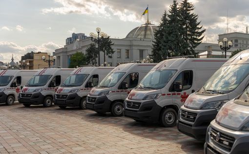 ЮНИСЕФ доставил в Украину 20 спецавтомобилей "скорой" для новорожденных