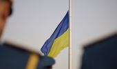 Фото дня: Украина подняла сине-желтый флаг | Фото 19
