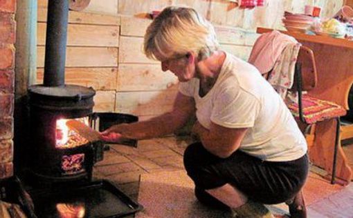 Жителей городов Украины призывают готовить буржуйки и дрова