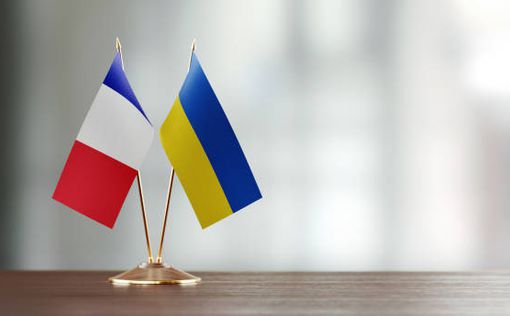 Макрон: Франція не визнає фейкових виборів на окупованих землях України