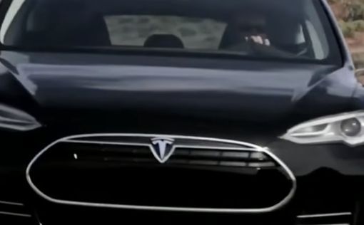США: систему автопилота Tesla подвергнут проверке