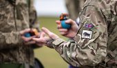 ВСУ учатся метать гранаты: фото из Британии | Фото 2