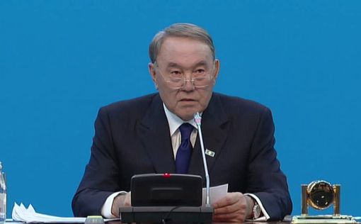 Назарбаев заступился за Порошенко перед Путиным