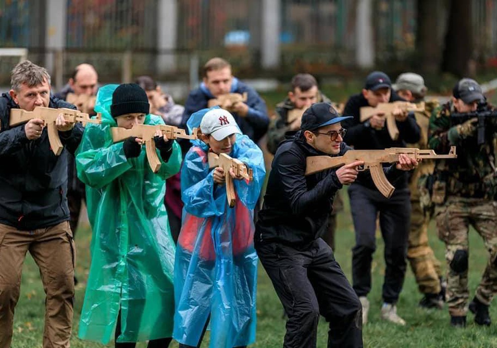 Украинцев "на гражданке" подготовят к нацсопротивлению. Фото