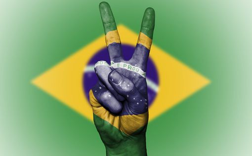 Болсонару оспаривает результаты выборов в Бразилии: 51,05% против 48,95%