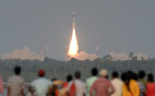 Индия потеряла связь с недавно запущенным спутником
