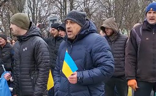 "Вас сюда никто не звал!": украинцы выгоняют военных РФ