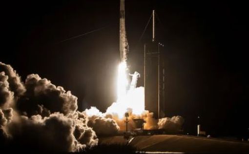 SpaceX відкрив бронювання на польоти в космос