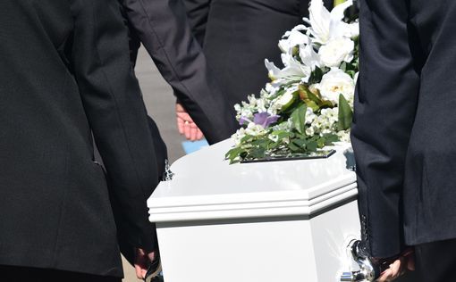 У Канаді не забирають небіжчиків через дорожнечу похорону