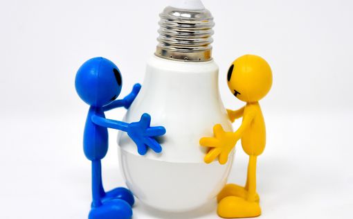 Украинцам заменят старые лампочки на LED: что надо знать