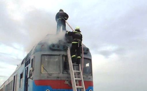 Дизель-поезд загорелся вместе с пассажирами (фото)