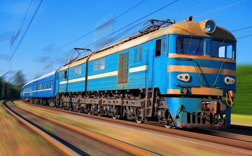 "Укрзализныця" предупреждает: 50 поездов все еще сильно опаздывают