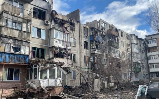 Росіяни розбомбили багатоповерхівку у Покровську: під завалами люди