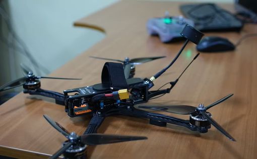 У школі під Києвом готують операторів дронів. Відео