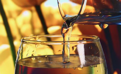 Шотландские ученые: рекомендация выпивать 8 стаканов воды в день ошибочна