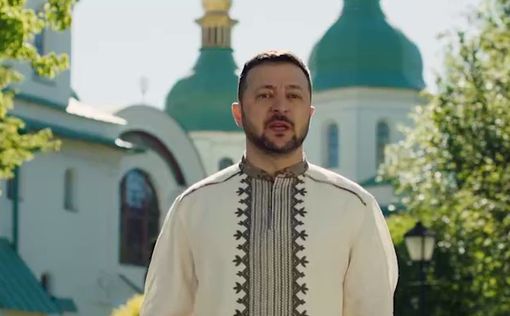 Пасхальное обращение Зеленского: У Бога на плече шеврон с украинским флагом