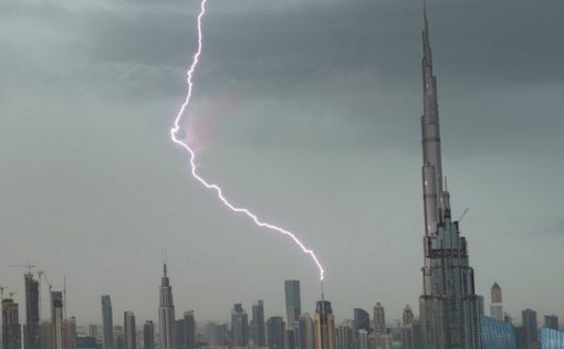 Абу-Даби и Дубай ушли под воду из-за сильного ливня