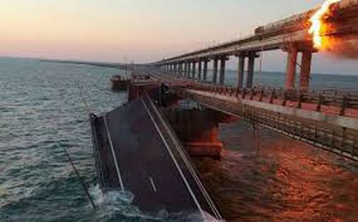 Крымский мост перекрыт, в российской Анапе объявлена тревога