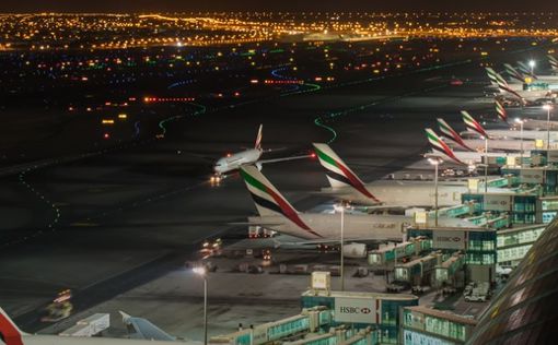 В аэропорту Дубая столкнулись два пассажирских самолета