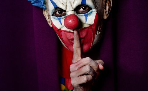 Виноват Голливуд: ученые объяснили страх перед клоунами