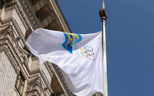В Киеве в честь Олимпийских игр подняли флаг. Фото