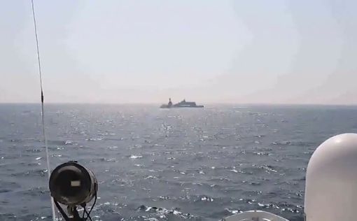 Российский корабль совершил 5 выстрелов в воздух над Одессой