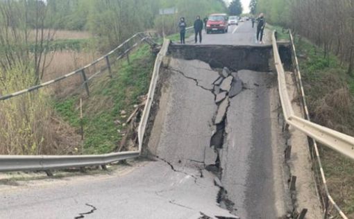 Проезда нет: на трассе Луцк-Львов рухнул мост