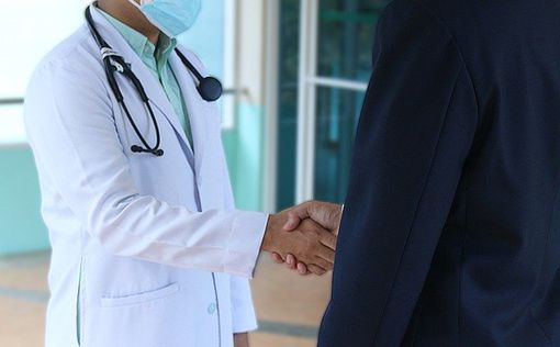 Руководство 15 больниц хотят отстранить за подделку сертификатов