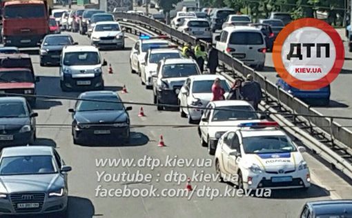 Масштабное ДТП в Киеве: врезались сразу 12 машин (фото)