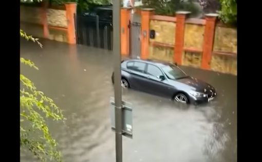 В столице Великобритании настоящий потоп