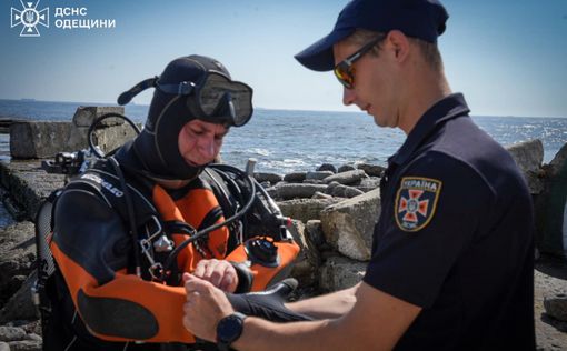 В Одессе лейтенанта полиции унесло в море во время шторма