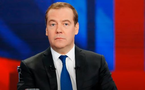 Медведев пригрозил "перекрыть кислород" странам Балтии