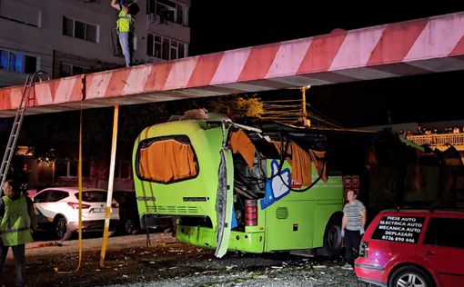 В Румынии автобус с украинцами врезался в ограничитель высоты: 15 пострадавших | Фото: скриншот